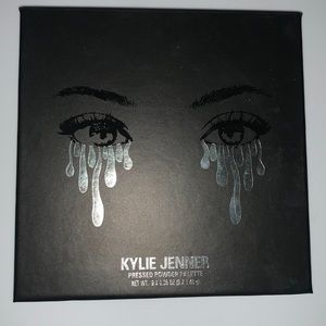 KYLIE COSMETICS - BURGUNDY PALLET